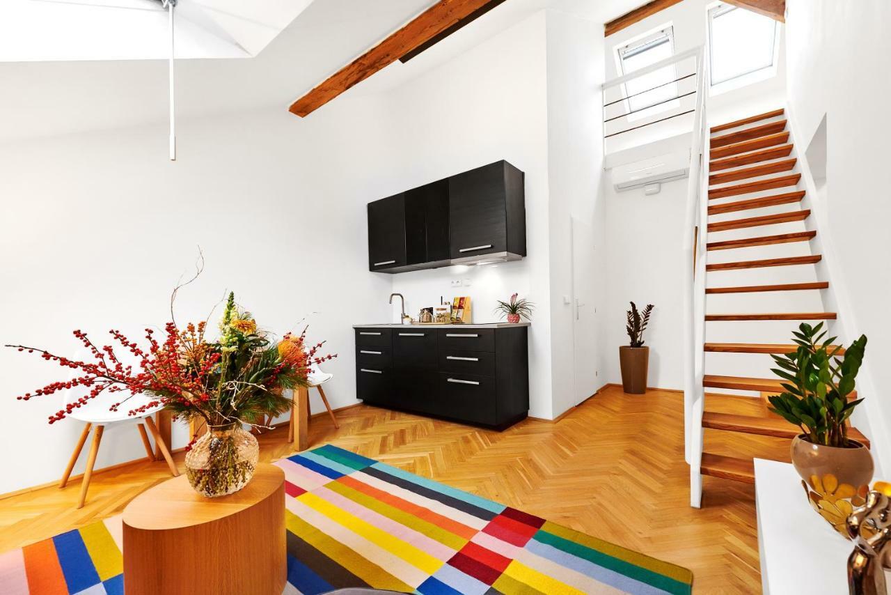 Royal Route Lesser Town Apartment